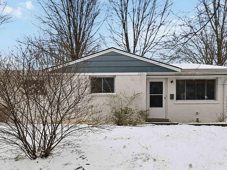 2061 Saint Teresa Dr — Photo 24