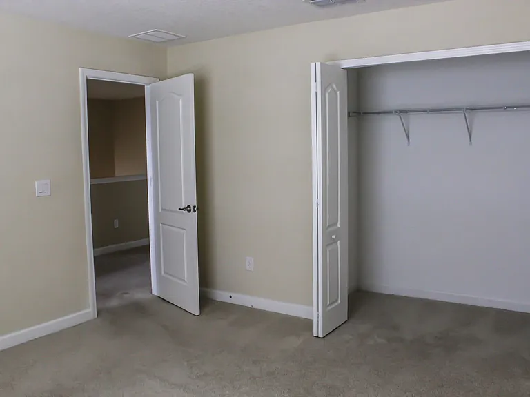 1718 Thetford Cir — Photo 27