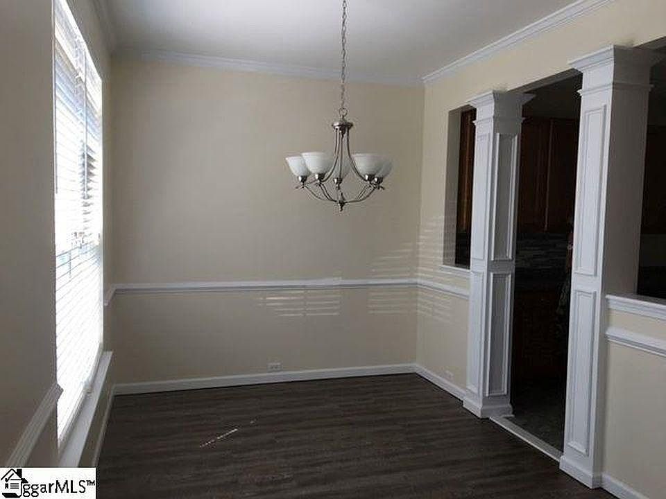 2nd image of 136 Bumble Cir