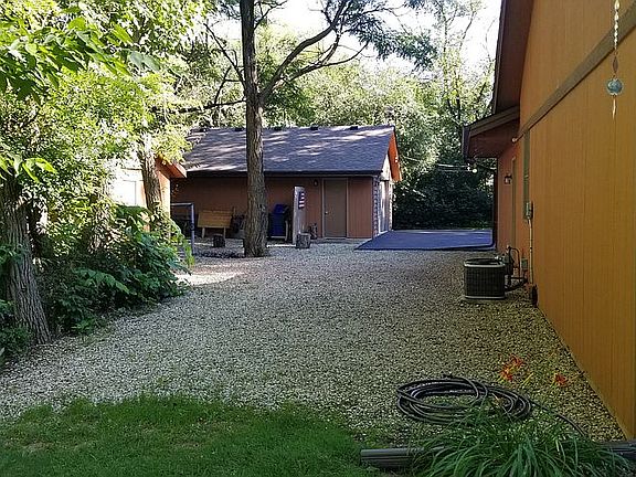 4th image of 608 Glen Forest Dr