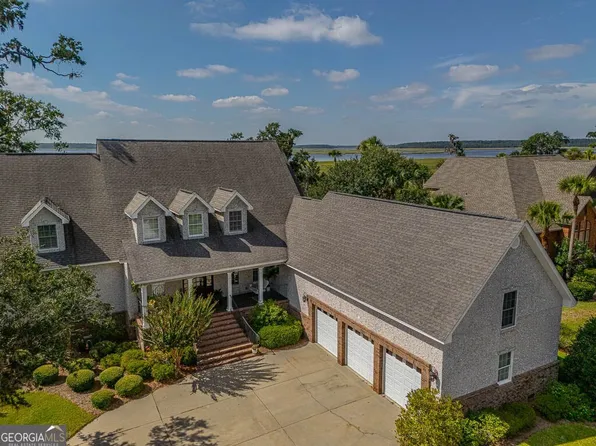 126 Riverwalk Dr, Brunswick, GA 31523