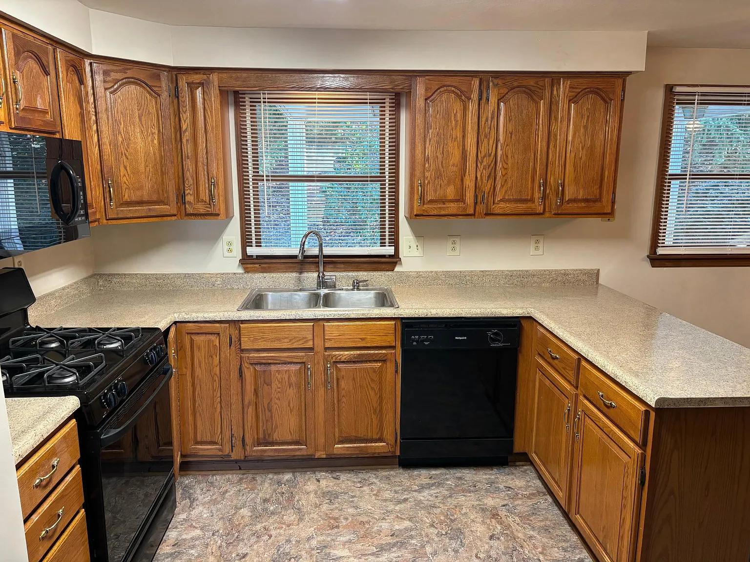 309 Dogwood Dr — Photo 3