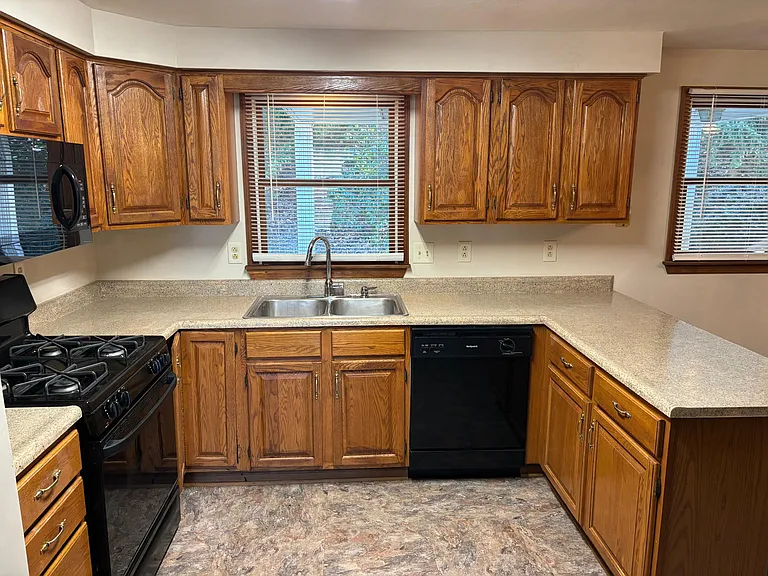 309 Dogwood Dr — Photo 3