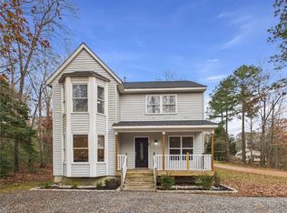 78 Hickory Dr, Hartfield, VA 23071