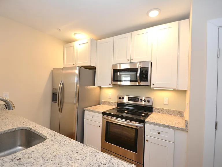 2315 Park Ave #1J — Photo 4