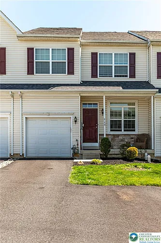 940 King Way Photo 1