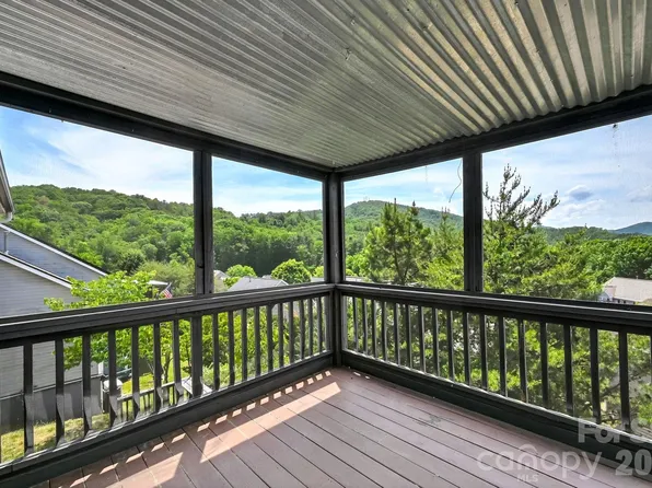 85 Rotunda Cir, Asheville, NC 28806