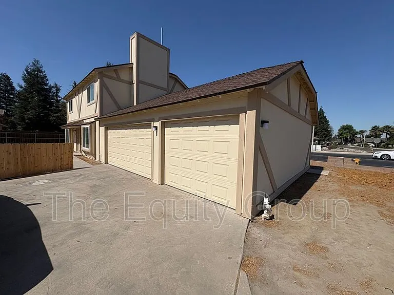 1473 Ben Franklin Ave — Photo 2