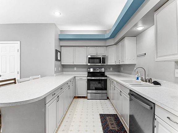 5th image of 3510 N Kingston Dr APT 19