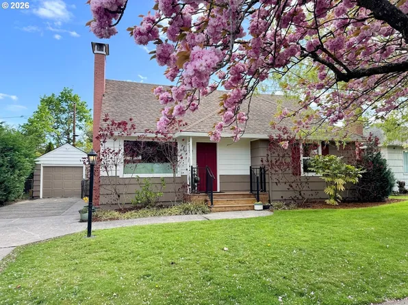 8922 SE Market St, Portland, OR 97216