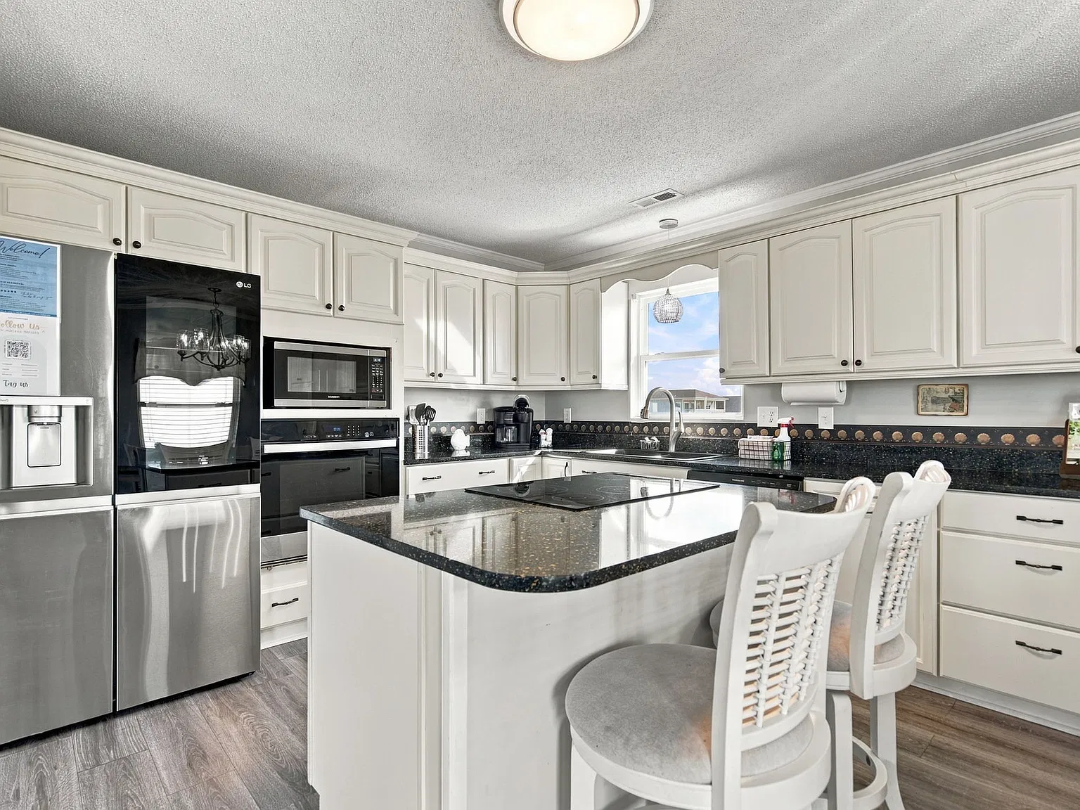 3 bed, 1096 sqft, $2,800 — Photo 4