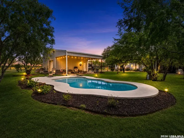 209 Gentle Breeze, Floresville, TX 78114