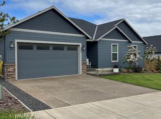 903 Riley Dr, Silverton, OR 97381