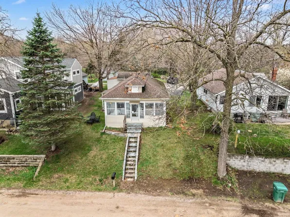 7965 Sauer Dr, Gregory, MI 48137