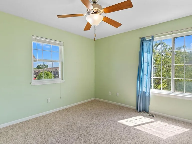 1593 Burr Dr — Photo 19