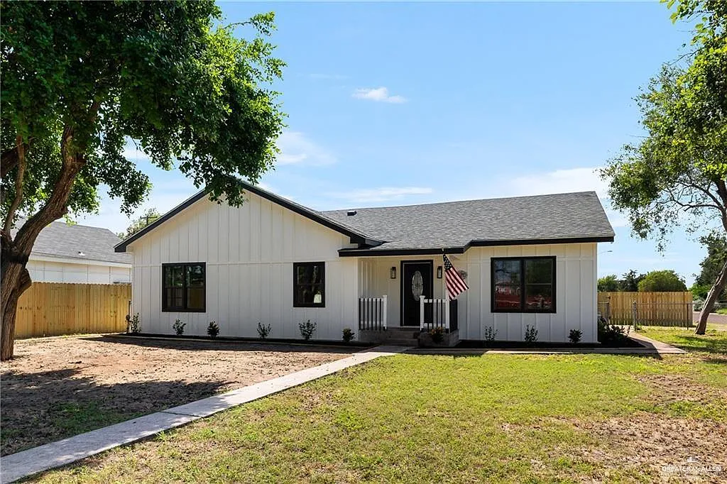 3 bed, 2.0 bath, 1892 sqft, $1,800 — Photo 1