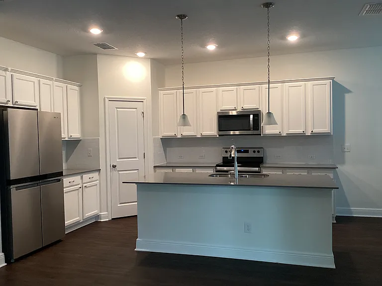 22407 Bellini Cir — Photo 3