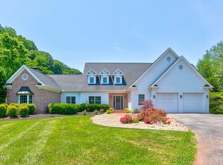 2740 McCammon Rd, Rockford, TN 37853