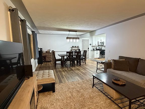 4th image of 3611 All Pine Ct SW