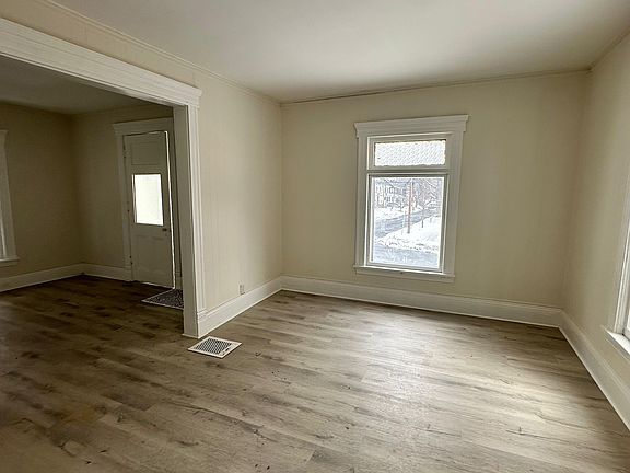 5th image of 500 Greenwood Pl