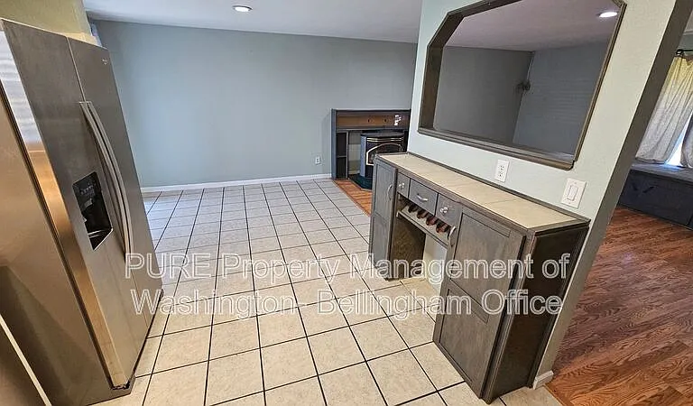 2400 Carpenter St — Photo 12