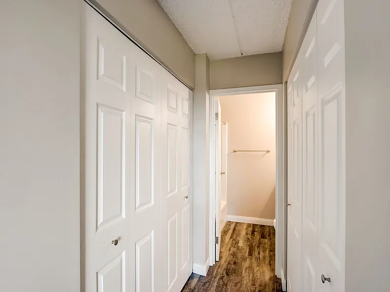 Bartlett Court Apartments — Photo 31