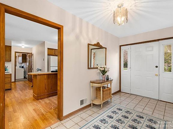 5th image of 34581 Northland Dr