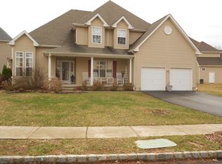 109 Casey Ln, Bensalem, PA 19020