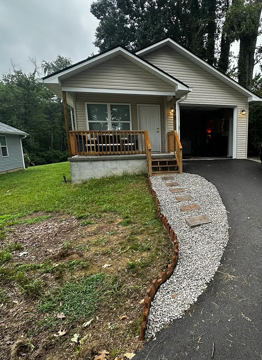 2 bed, 722 sqft, $1,750 — Photo 1