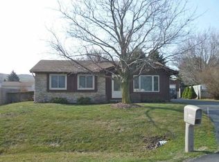 6831 Carlin Ct, Racine, WI 53406