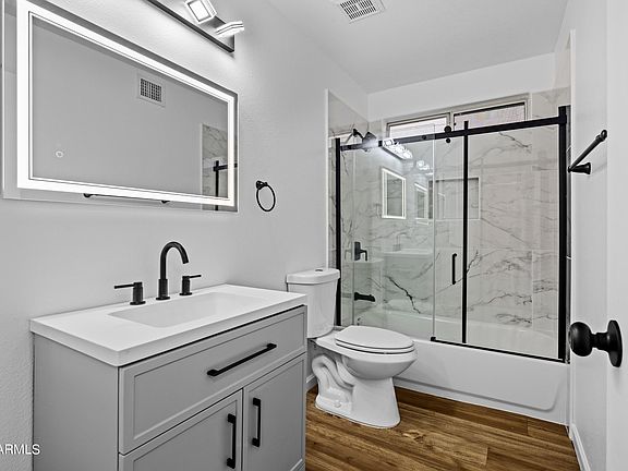 5th image of 1327 E ANGELA Drive