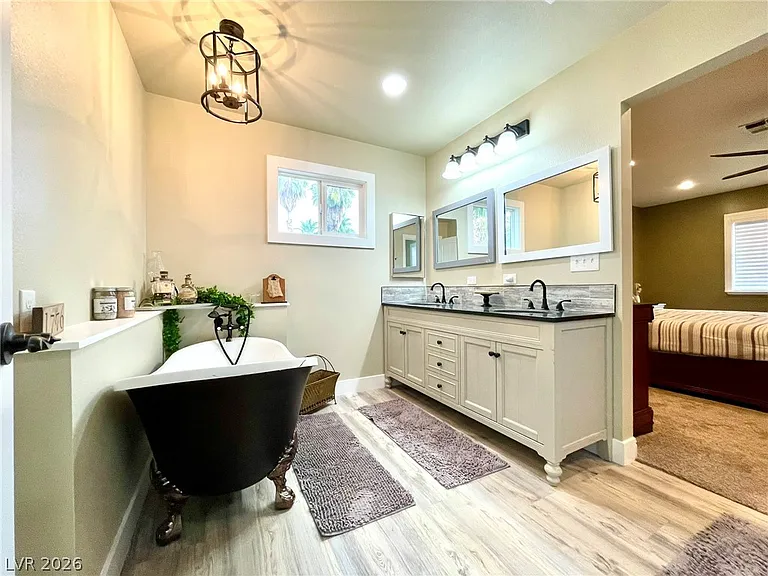 2246 Windsor Dr — Photo 27