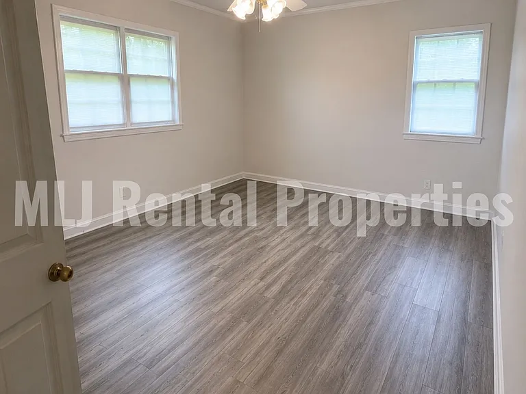 5881 S Irvington Ave — Photo 30