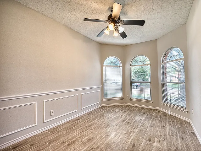 1532 Tanglewood Dr — Photo 16