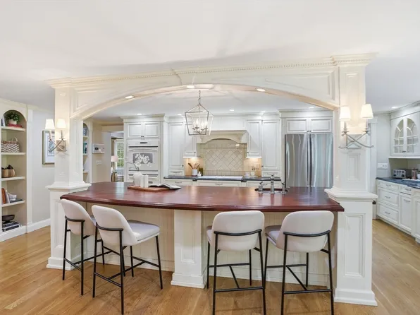 94 College Rd, Concord, MA 01742