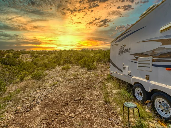 25 Dusty Rose Ranch, Rocksprings, TX 78880