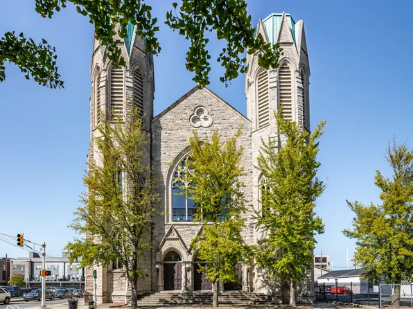 802 N Meridian St Unit 206, Indianapolis, IN 46204