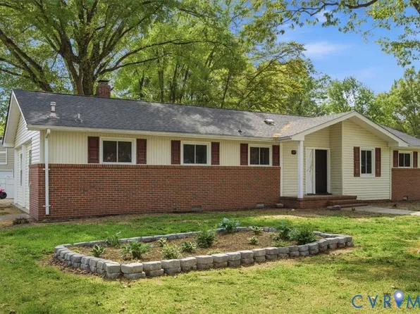 117 Homestead Dr, Colonial Heights, VA 23834