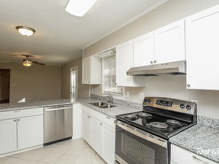 4703 Whittier Pl — Photo 4