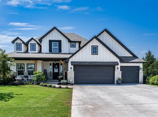 10061 Red Fox Dr, Edmond, OK 73025