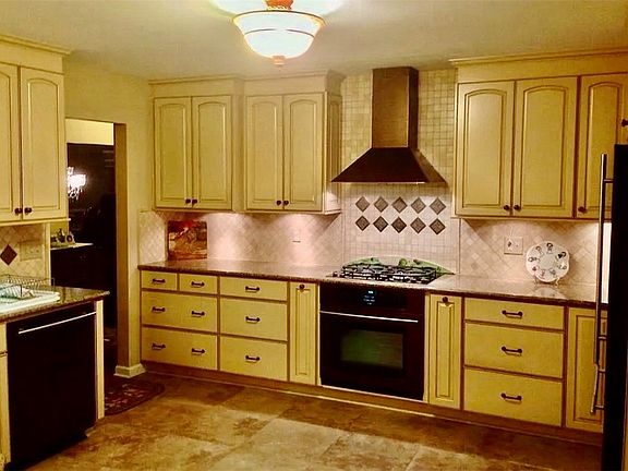 5th image of 15 Shingle Mill Rd