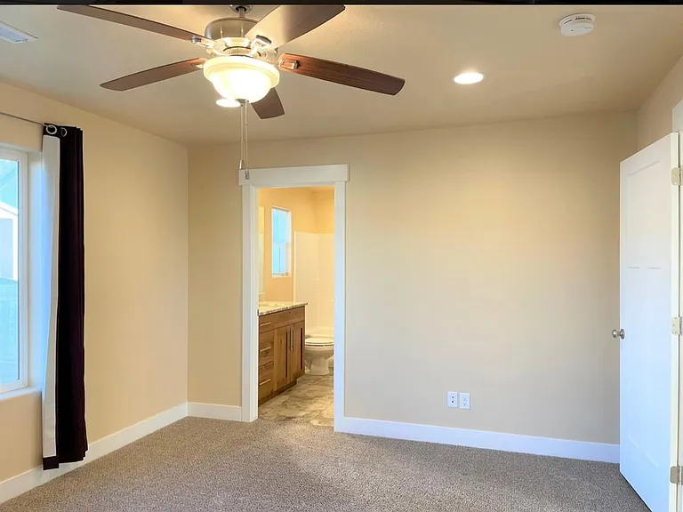 873 S 110 W — Photo 12
