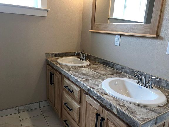 35051308_10156673035984208_7266557633690