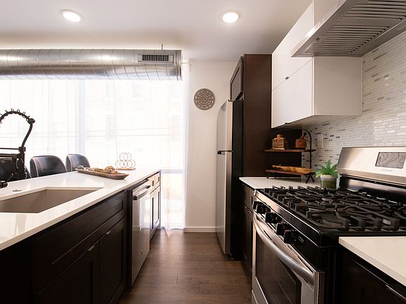 5th image of 2059 Germantown Ave #3