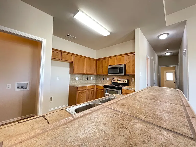 5900 Lovingham Ct — Photo 24