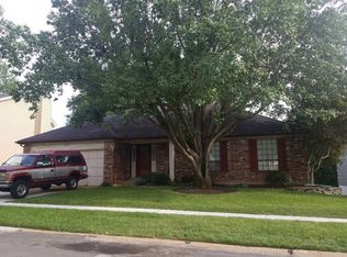 752 Oak Run Ln, Ballwin, MO 63021