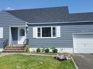 523 Beechwood Rd, Linden, NJ 07036