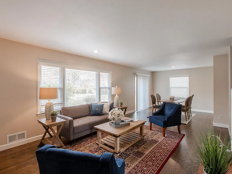 8614 Woodson Dr — Photo 5