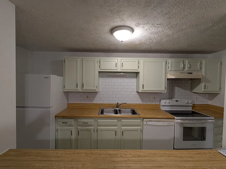 8420 Obannon Ct #8 — Photo 5
