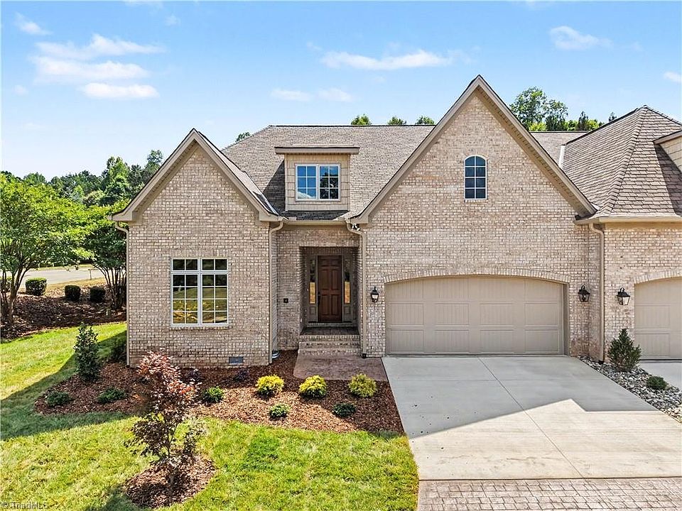 1st image of 16 Creswell Manor Dr